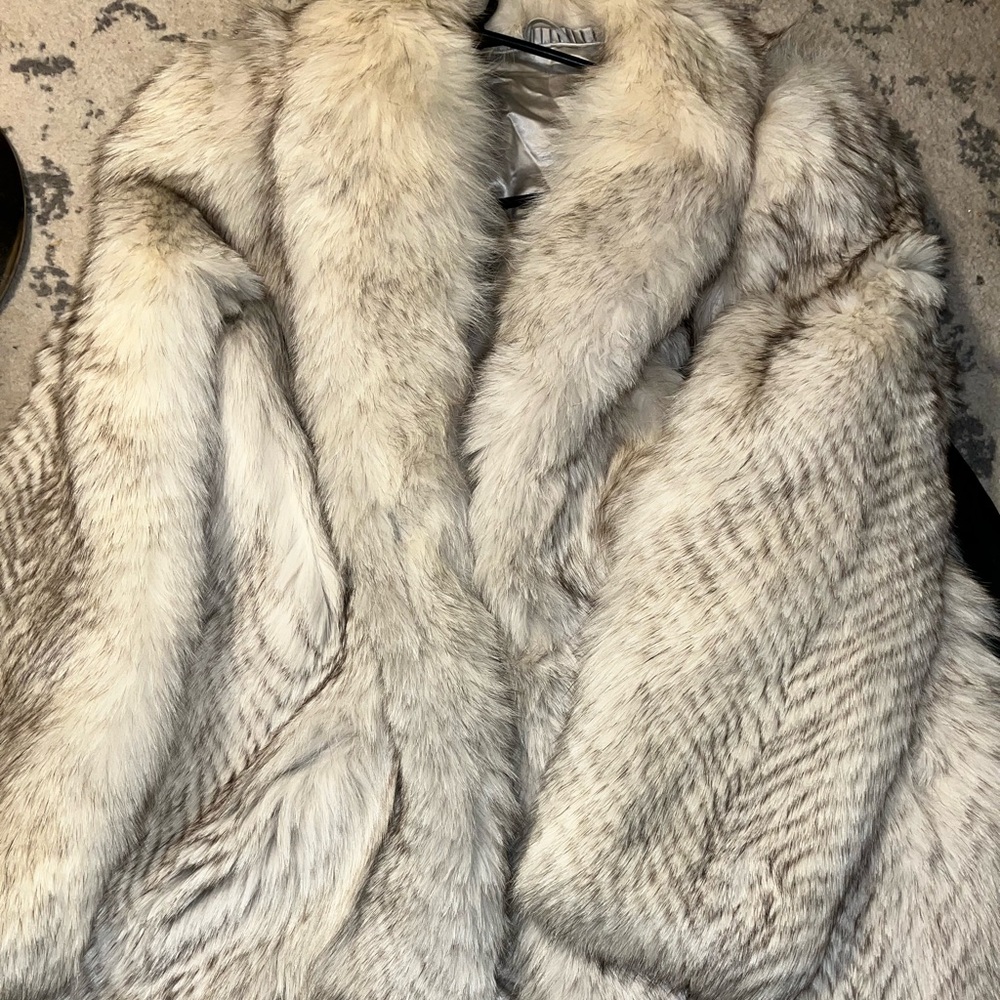 Saga Furs Natural Fox Fur Coat M/10 - Picture 3 of 16